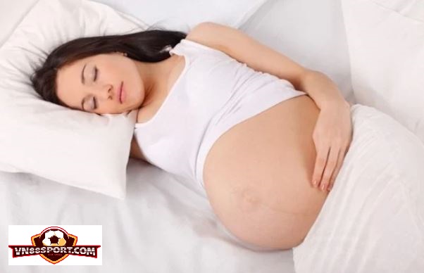 Mơ thấy sinh em bé đánh con gì Mo thay sinh em be danh con gi